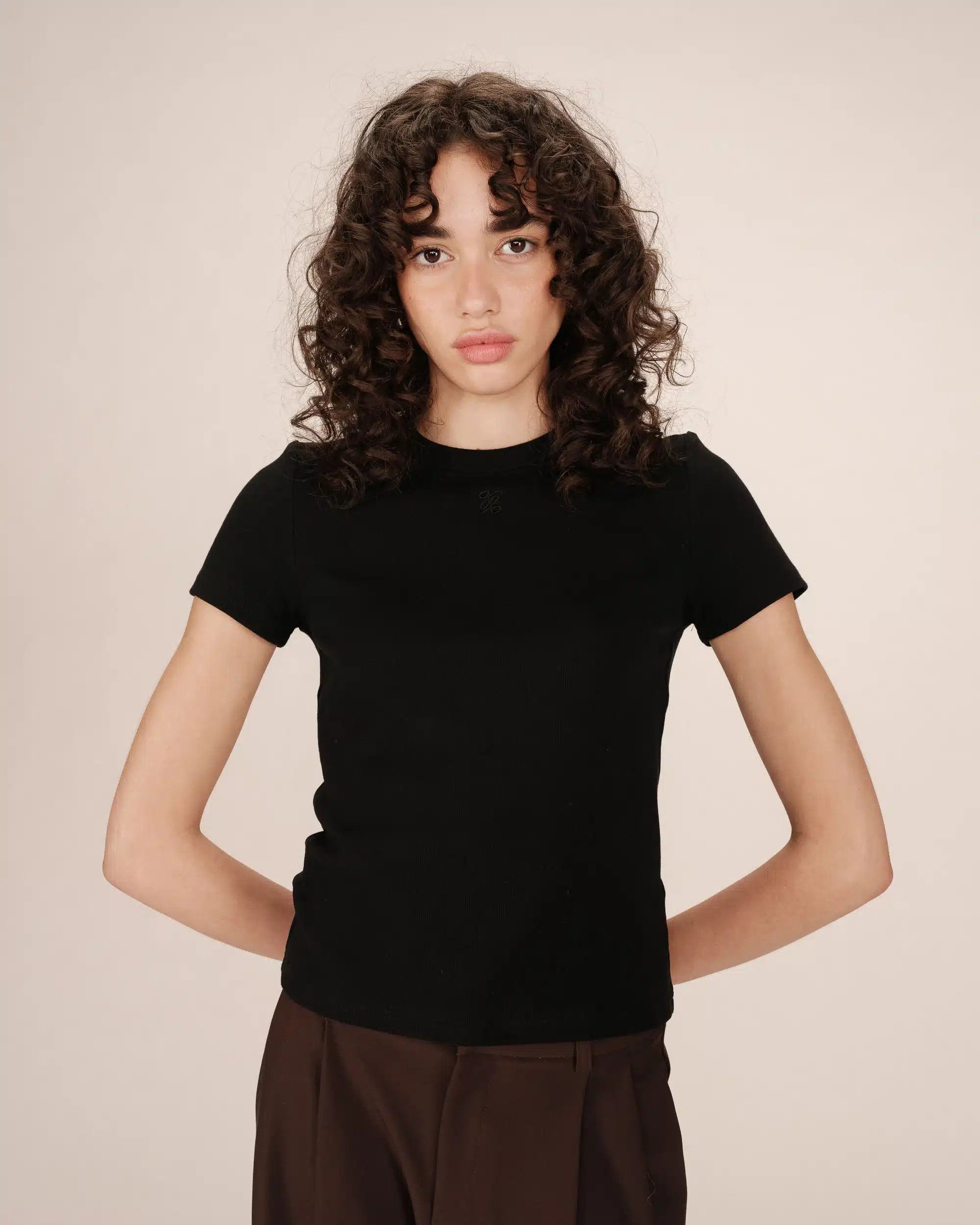 FW2517027-NOIR_5383efa4-5725-4197-ac47-47a7aa09e271