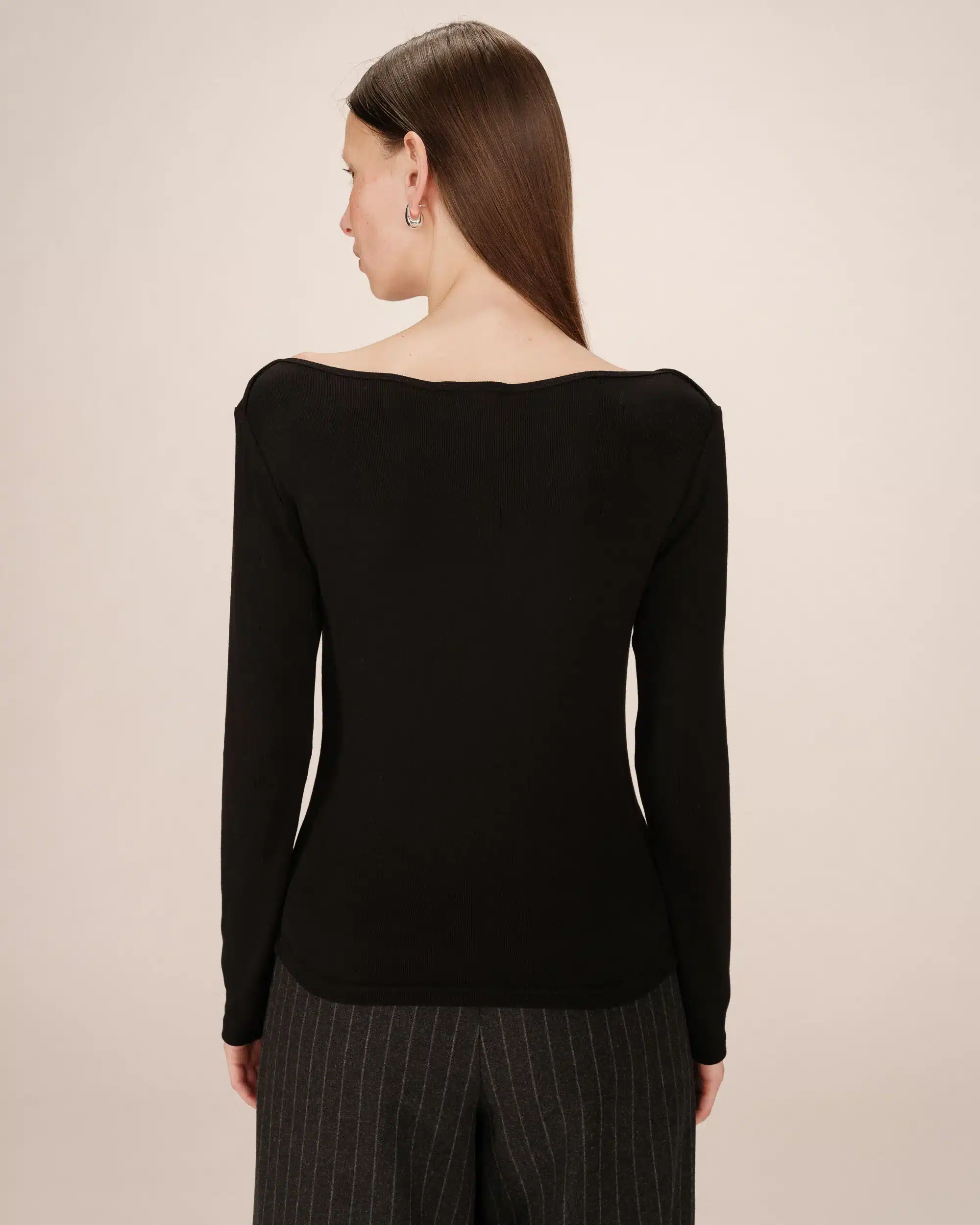 FW2517032-NOIR___P4_7656b44c-7713-4f8d-a554-23e52d007c34