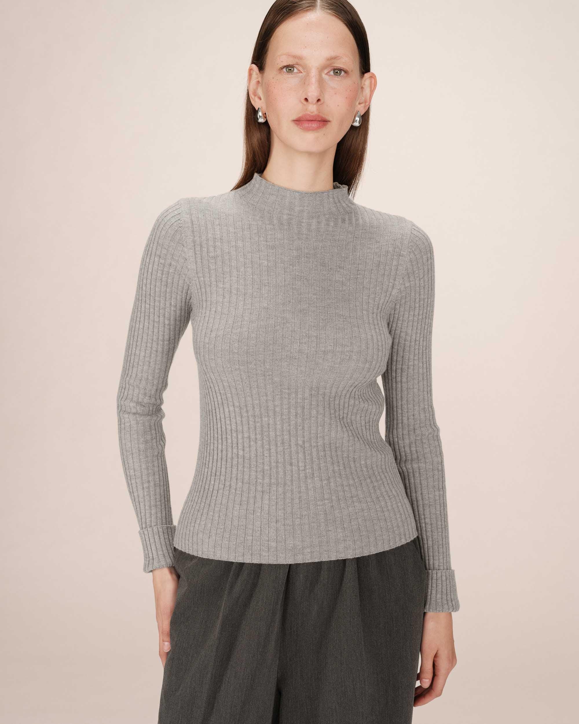FW2517110-GRIS_708ba552-9aa7-4551-bfd8-f1eb626aa0f9