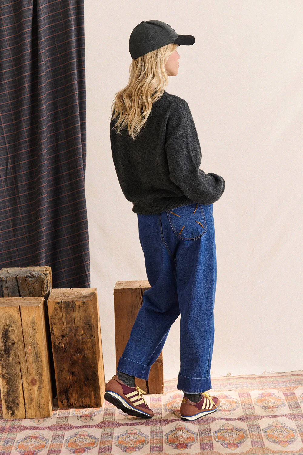 25AH109PULLMARLOWECARBONE_25AH041JEANPRIMABLEUSTONE4_ff554e4f-12c0-42af-b8af-9bca2607a7f1_1200x