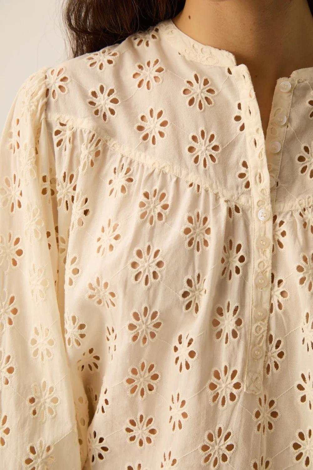 1E260412_00P-CREME-b